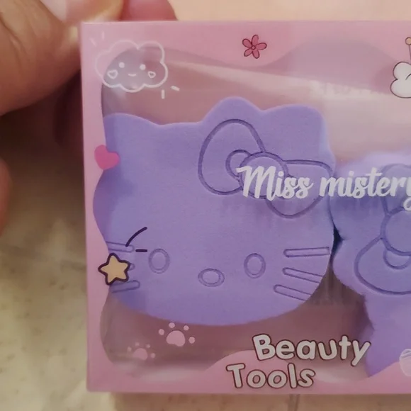 Miss Mistery Hello Kitty Purple Beauty Sponge Set - Picture 2 of 3